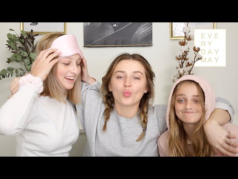 👯‍♀️LIL SISTERS DO MY MAKEUP! 😂